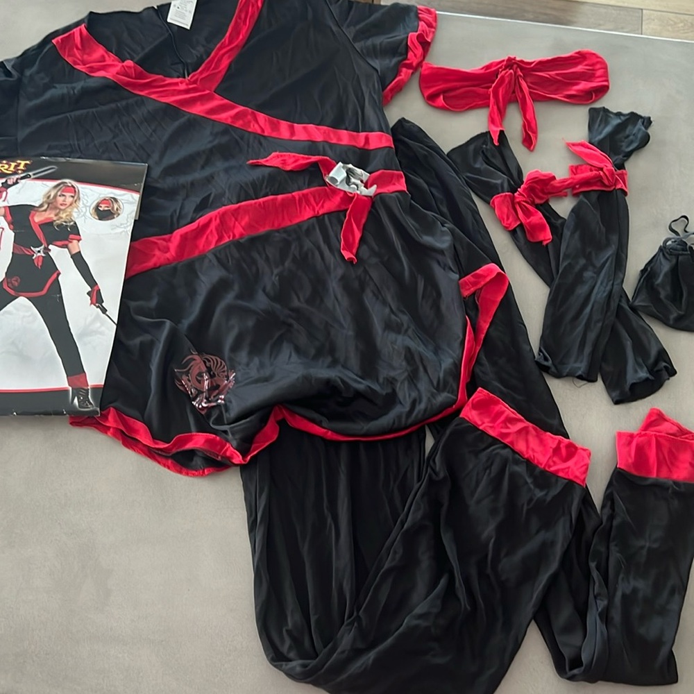 Like new womens Halloween costume “Dragon Ninja 🥷 “ in XLarge